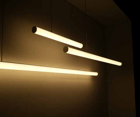 l'estrusione lattea della copertura del PC di 60mm ha sospeso il profilo di alluminio principale per illuminazione di soffitto