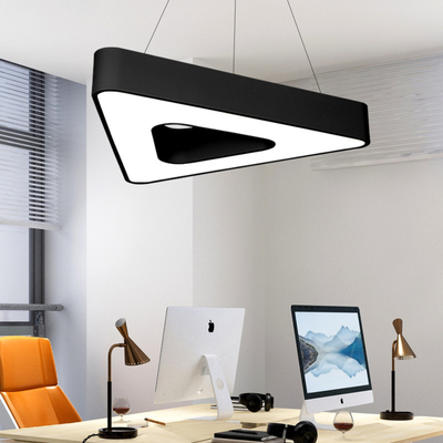 Luci lineari galvanizzate nere del LED, pendente lineare industriale del triangolo che accende OEM