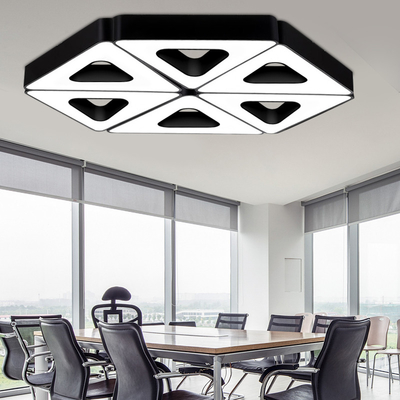 Luci lineari galvanizzate nere del LED, pendente lineare industriale del triangolo che accende OEM