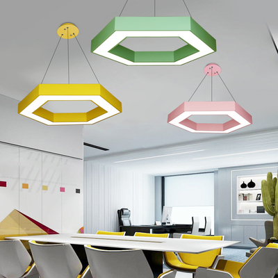 Luci lineari galvanizzate nere del LED, luce magnetica messa di alluminio della pista del LED